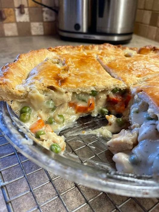 SKILLET CHICKEN POT PIE CASSEROLE