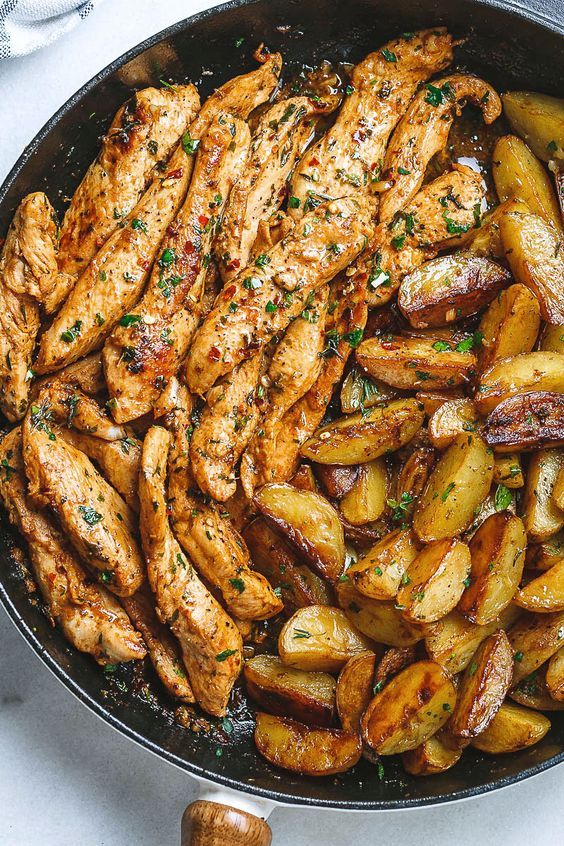 Garlic Butter Chicken and Potatoes Skillet